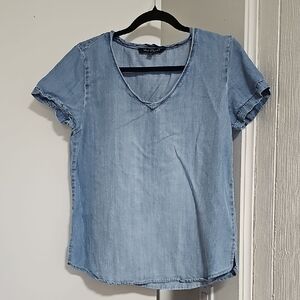 Velvet Heart Chambray V-Neck Top Small